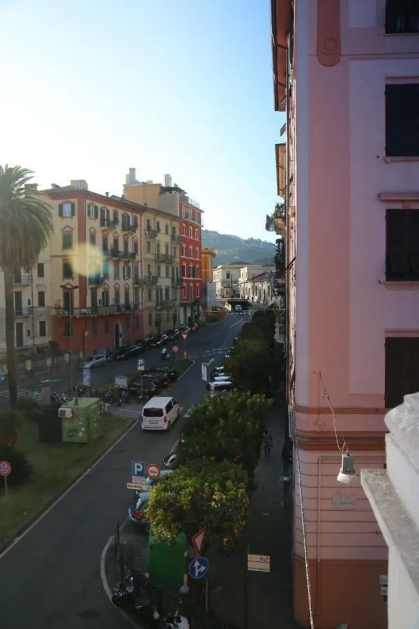 Hotel Vivi 5 terre La Spezia 2*,