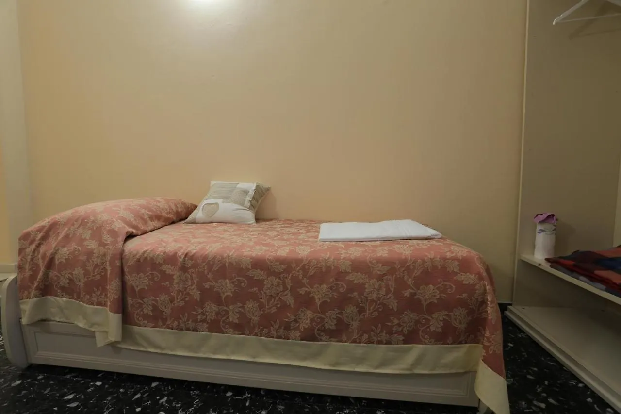 Hotel Vivi 5 terre La Spezia 2*,